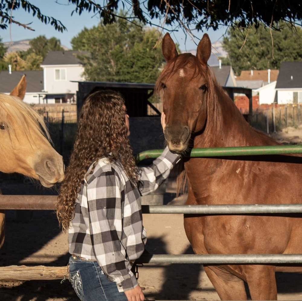 Meet your Posher, Anjalyna